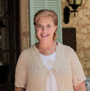 Tatjana ist die Gästebetreuerin der Yoga Finca Son Mola Vell Mallorca