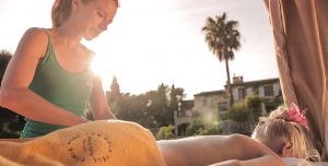 Wellness Massagen gibt es in der Yoga Finca Son Mola Vell Mallorca auch